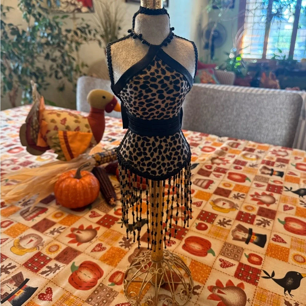 Cute Necklace Holder - Picture 2 of 8